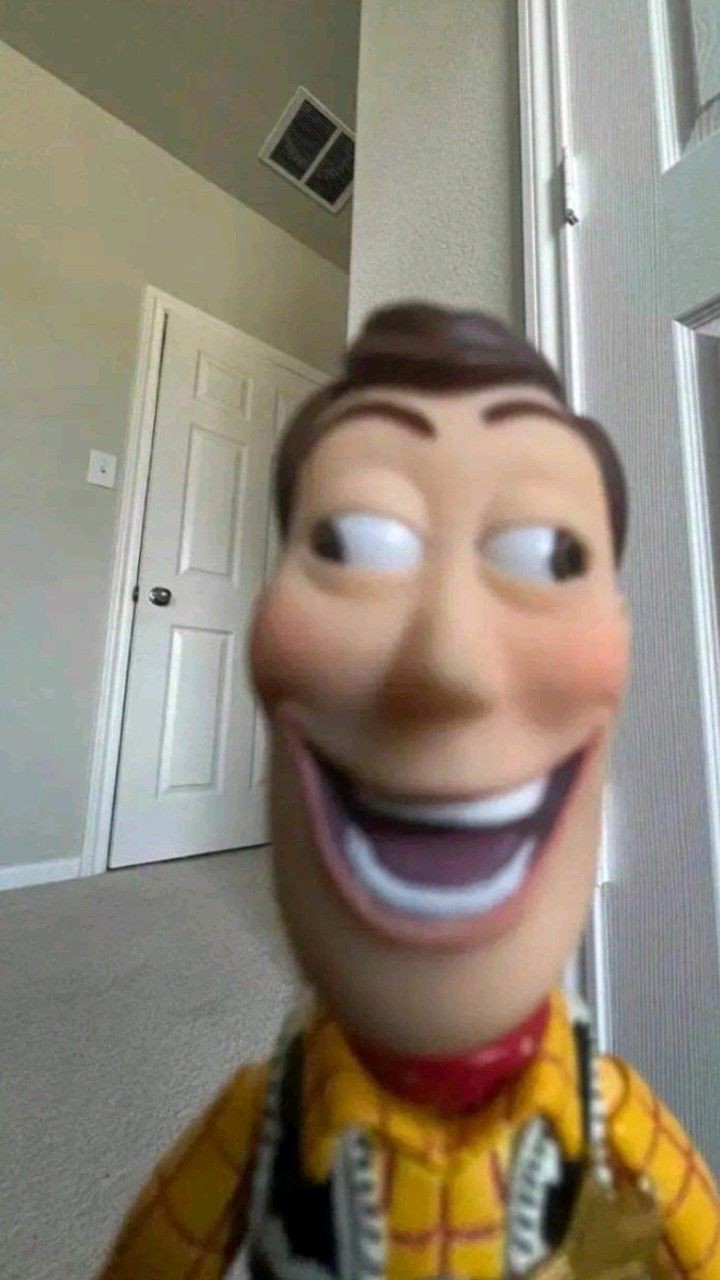 goofy ahh bee wallpaper gif